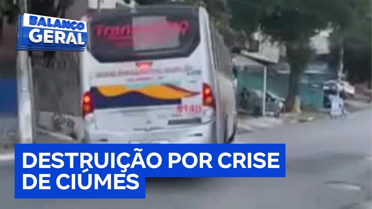 Homem tem crise de ciúmes, rouba ônibus e causa destruição em Carapicuíba (SP)