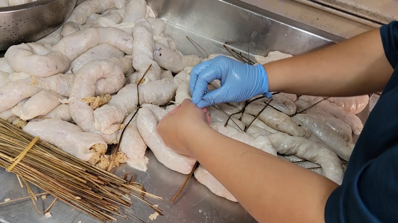 Ручной работы Липкая рисовая колбаса- Тайваньская уличная еда
