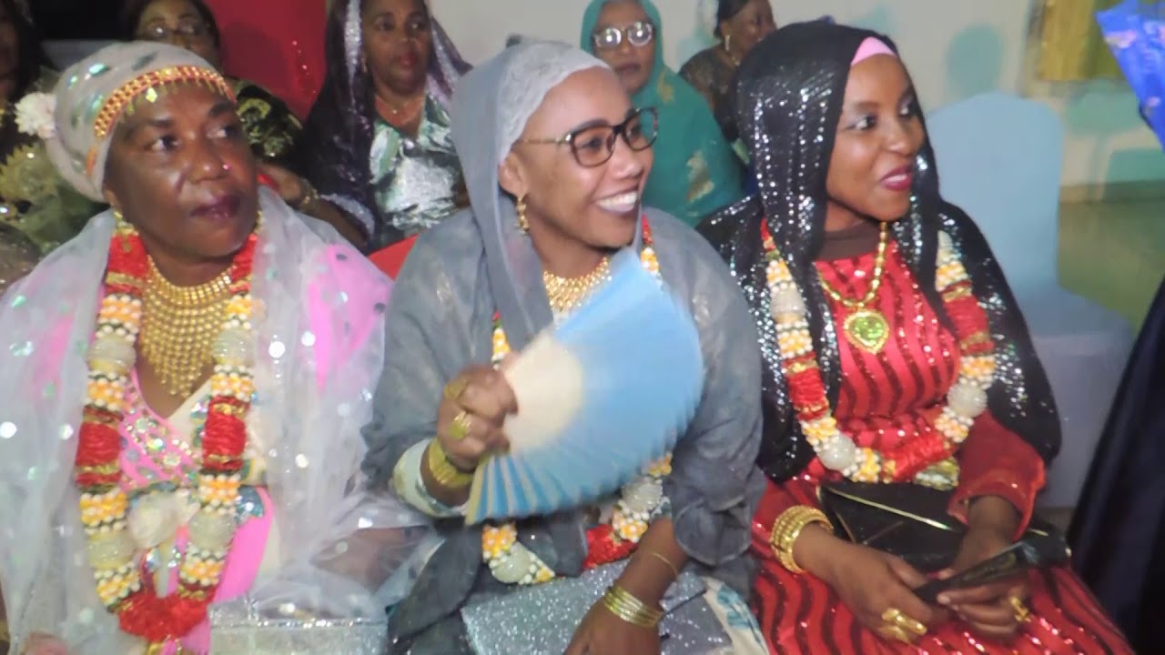 OUKOUMBI NA  TARI KALATSIHA & SAMIRA