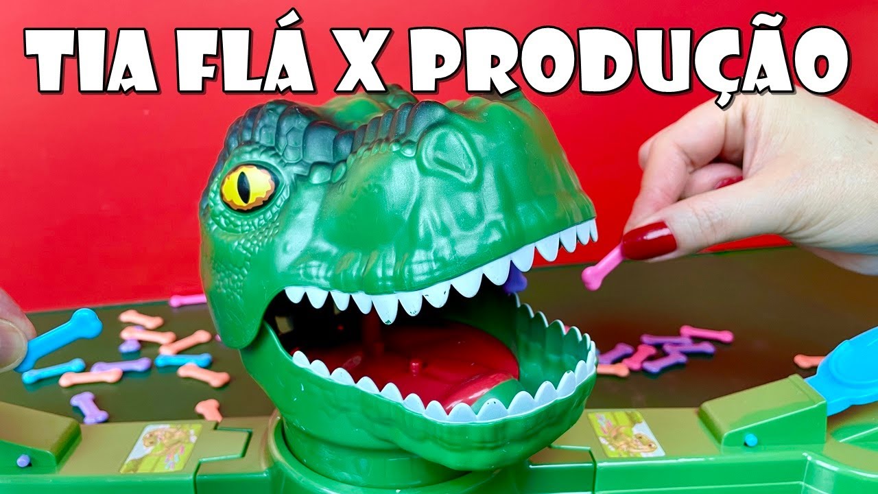 DINOSSAURO GULOSO! Quem Conseguiu Dar Mais Comida? Tia Flá X Produção
