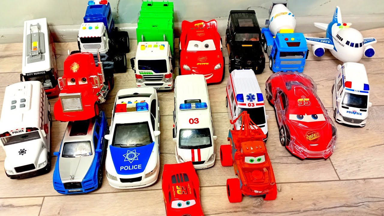 面白いおもちゃとパトカー、消防車のミニカーで走行テスト! 坂道走って落ちる! Fun Toys & Police and Fire Mini Cars Running Test!
