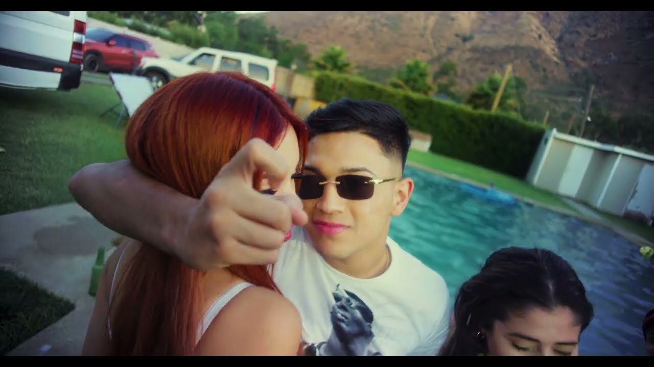 LUCKY BROWN x JAIRO VERA x STARS MUSIC CHILE - KILO DE AMIGAS (Video Oficial)