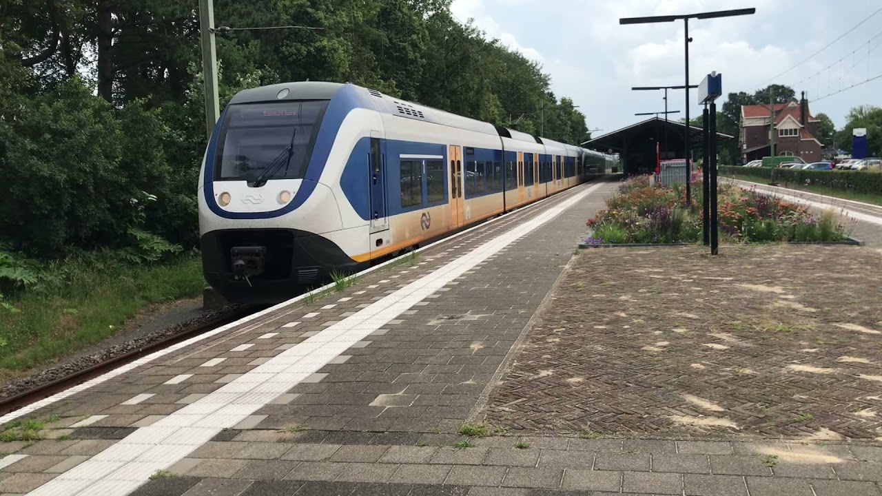 Treinen op Station Santpoort Zuid