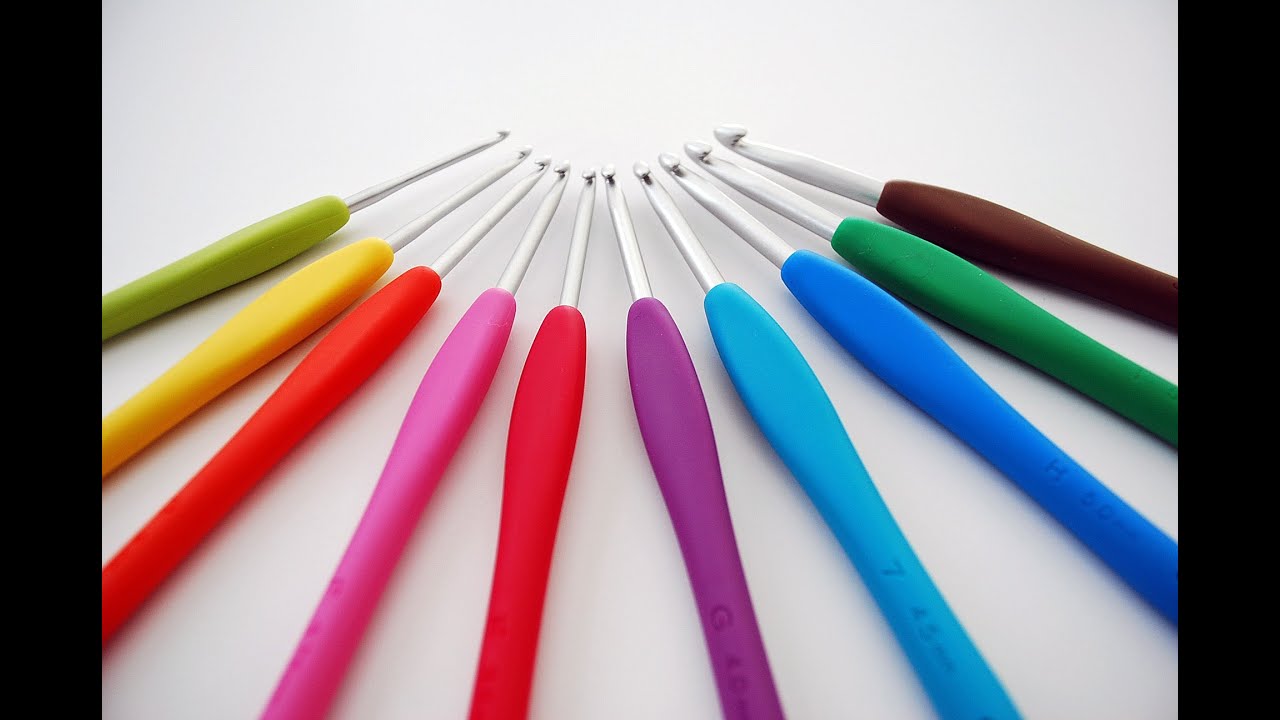 Clover Amour Crochet Hooks Review