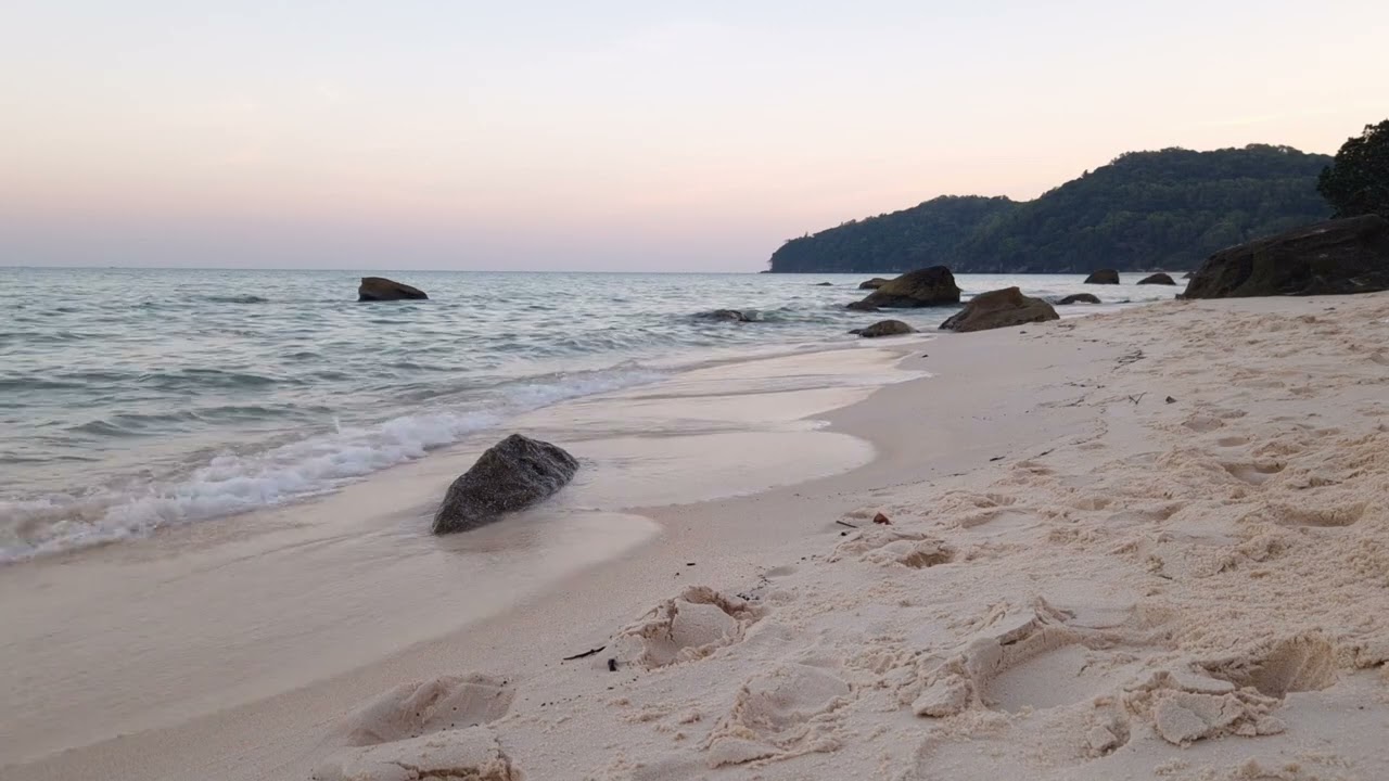 Fall Asleep With Relaxing Wave Sounds | Gentle Sea Music for Deep Sleeping