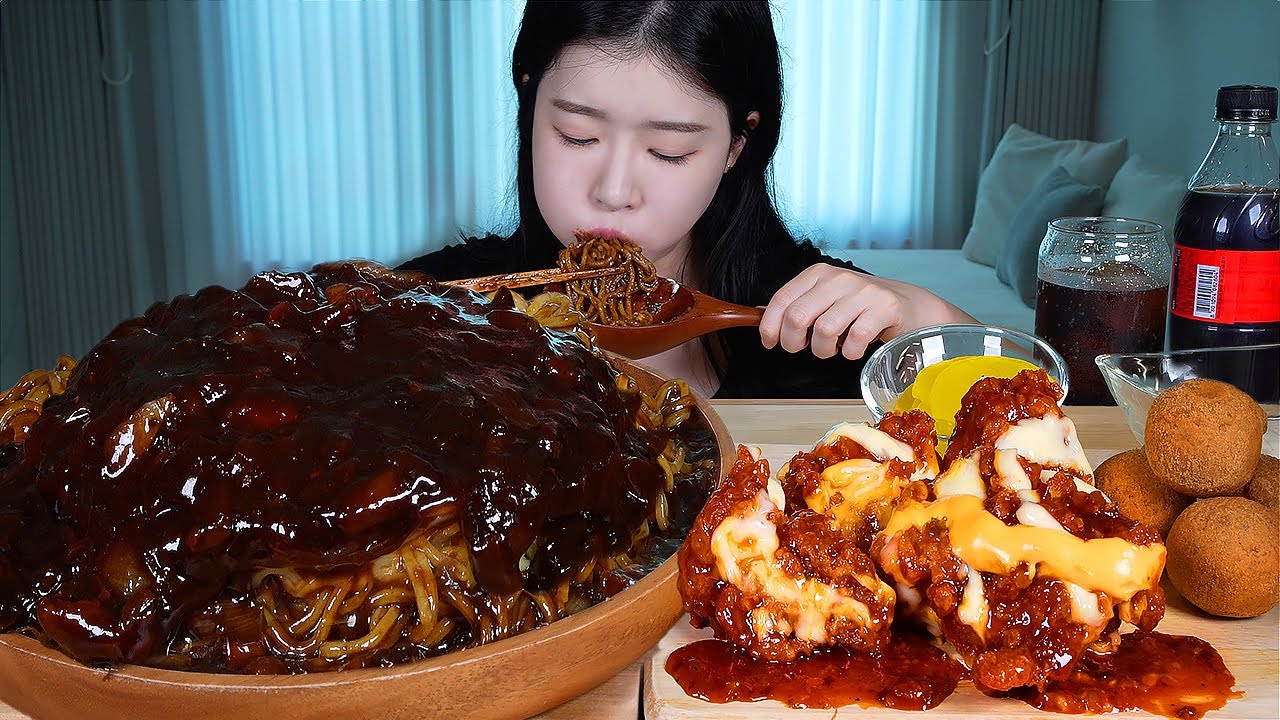 ASMR MUKBANG | День переезда 🏠 Чаджанмён (лапша с черной фасолью), острая жареная курица