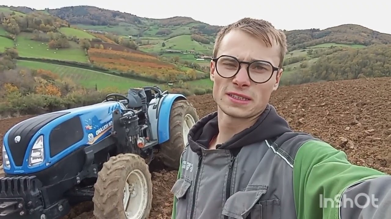 Préparation de la terre pour semer du triticale et du bois