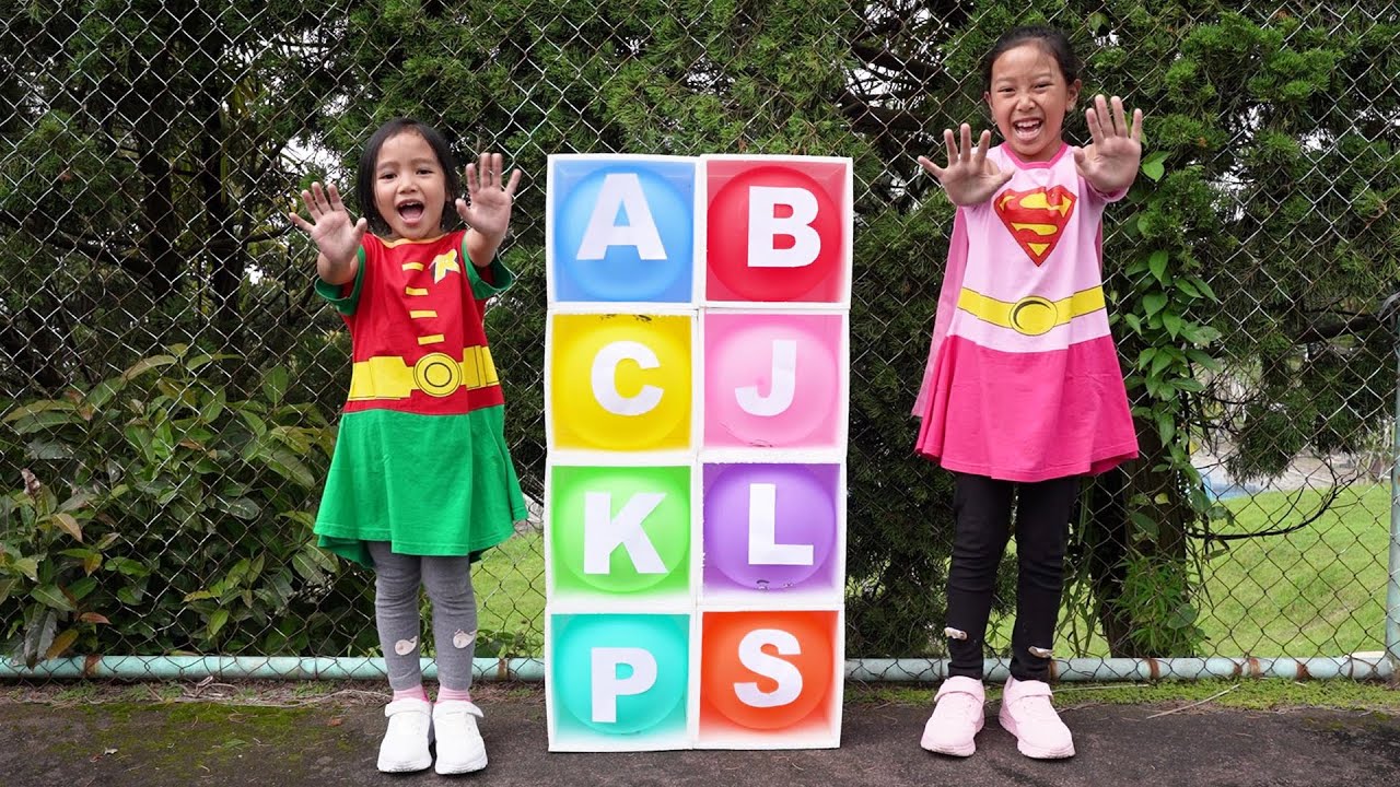 KEYSHA AND AFSHEENA Belajar Alphabet Dengan Balon - Learn The Alphabet With Balloons