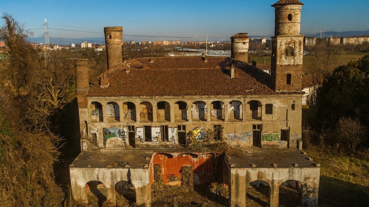 TESORO DI INESTIMABILE VALORE NELL'IMPONENTE CASTELLO ABBANDONATO