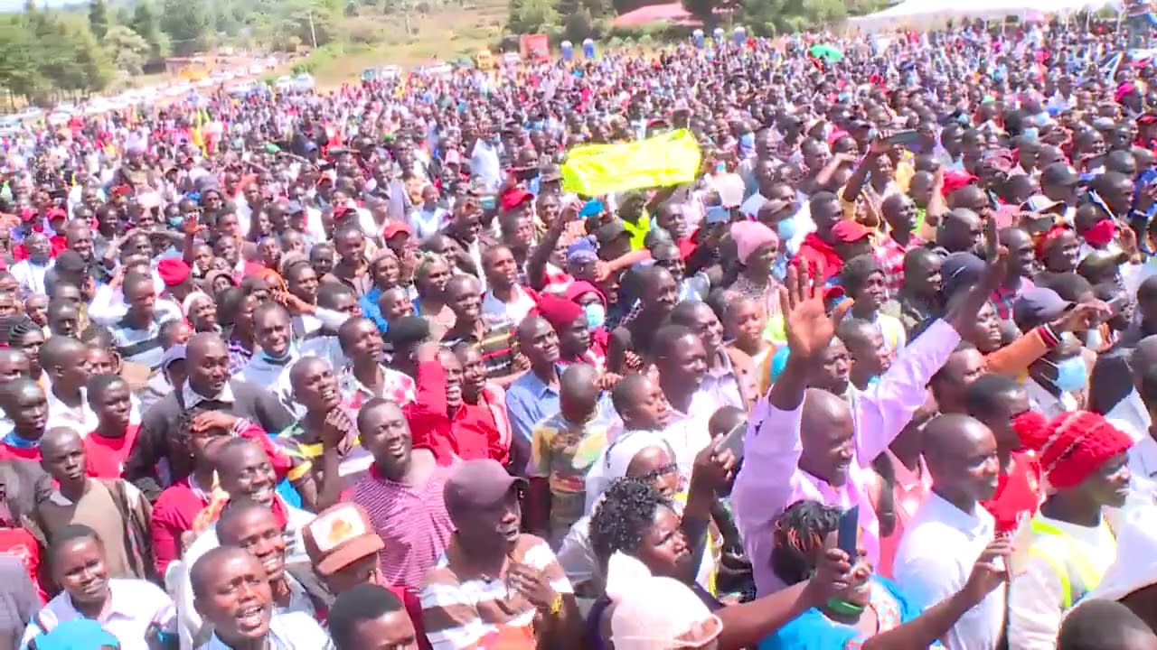 SEE THE HUGE CROWD THAT WAITED FOR DP RUTO OUTSIDE A CHURCH IN KITURO, BARINGO COUNTY!!