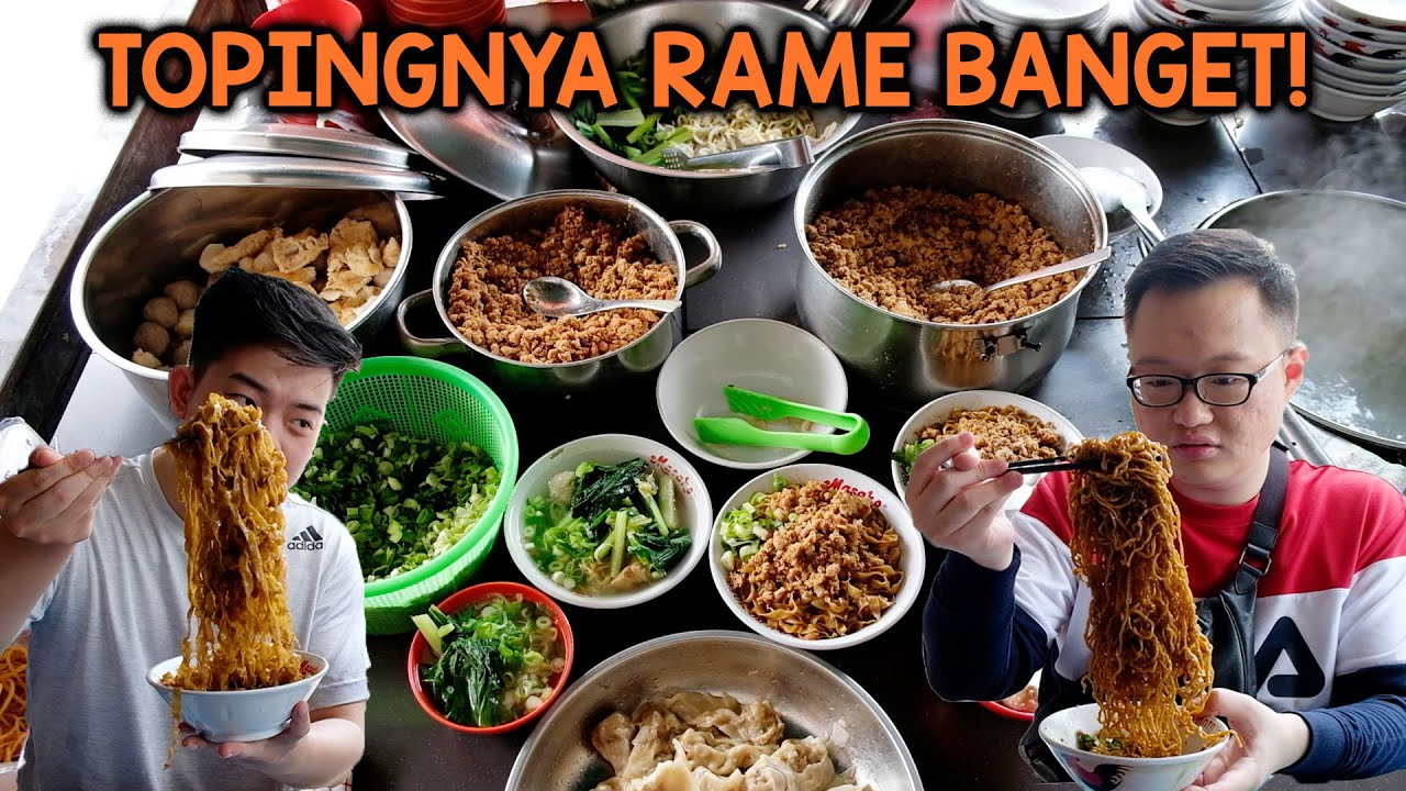 BAKMIE DENGAN TOPPING YANG RAME BANGET LANGGANAN WARGA KELAPA GADING!