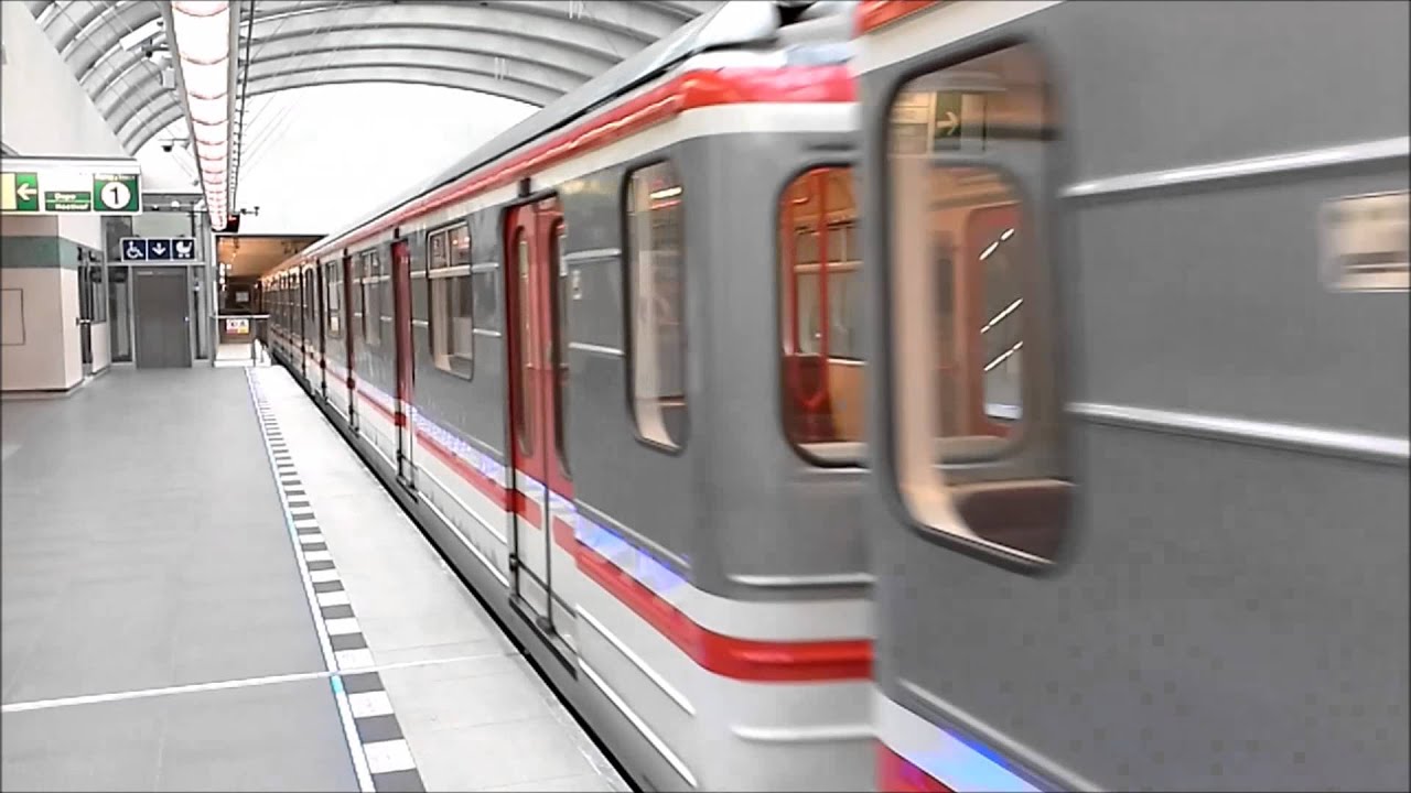 Ukončete výstup a nástup! Nové stanice metra A!