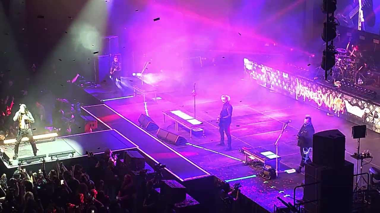 Motionless In White - devils night (live) apocalypse festival 11-13-25