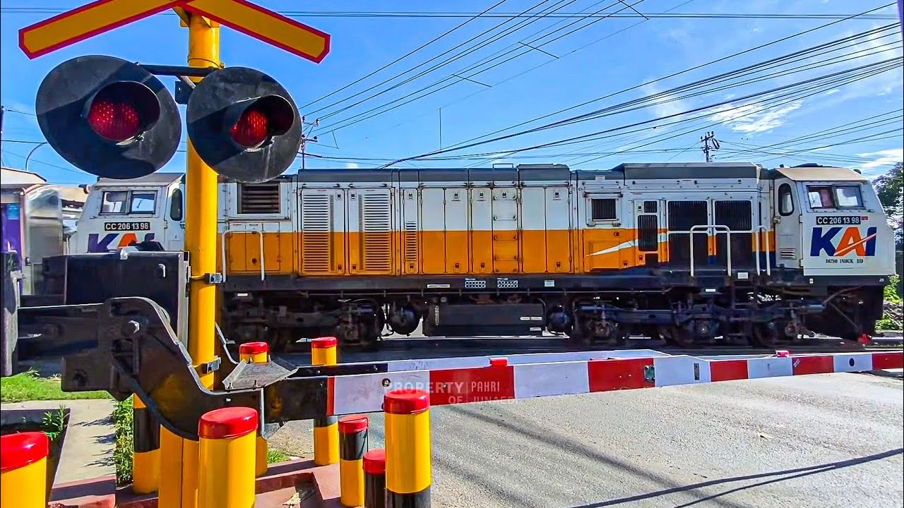 RAILROAD CROSSING INDONESIA!! Kompilasi Perlintasan Kereta Api Random | ALKMAAR, WANTECH GEN 2