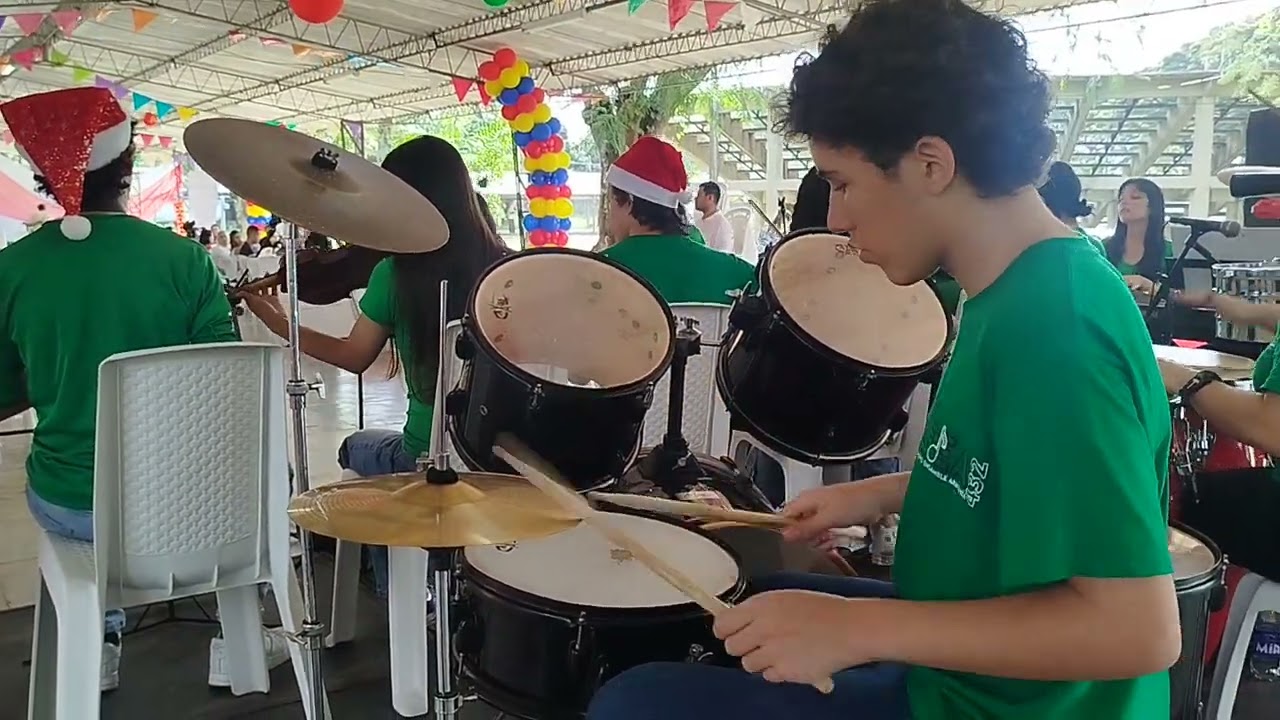 Canción yo me llamo cumbia del grupo gea grupo ensamble armonía 432 presentación del coliseo de gea 