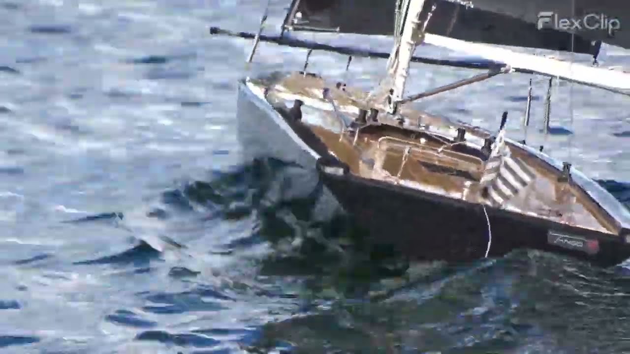 voile RC Gemerie n°28 Wally Tango vs Peril Jaune