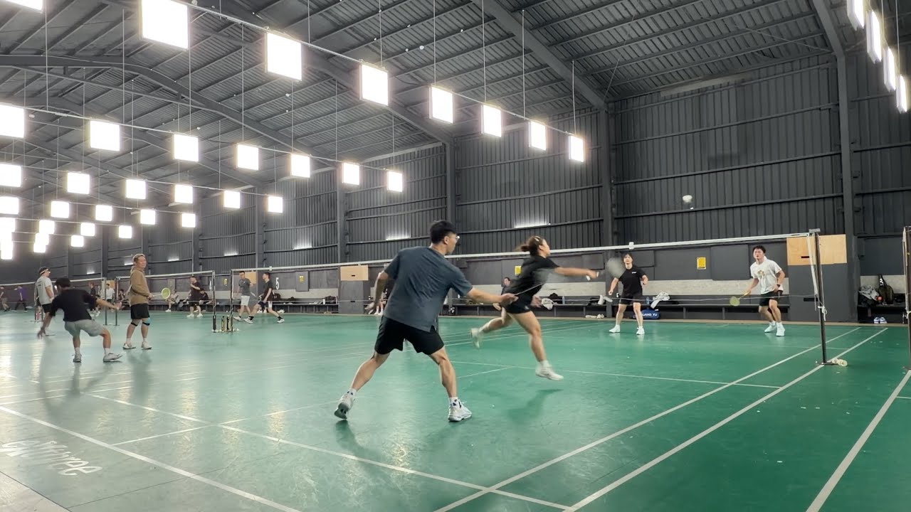 2026.3.11｜板橋羽球館打球｜04｜偉彥.莊妹 vs 拉拉.Justin