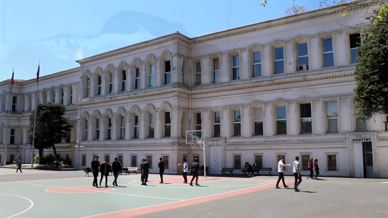 Beşiktaş Anadolu Lisesi - 2018 Tanıtım Filmi #BALliOlmakAyricaliktir