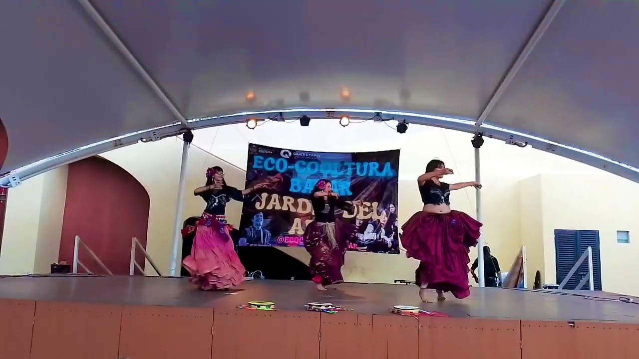 The Lunas Tribe & mariposas gitanas / Ecocultura Bazar / Jardín del arte 