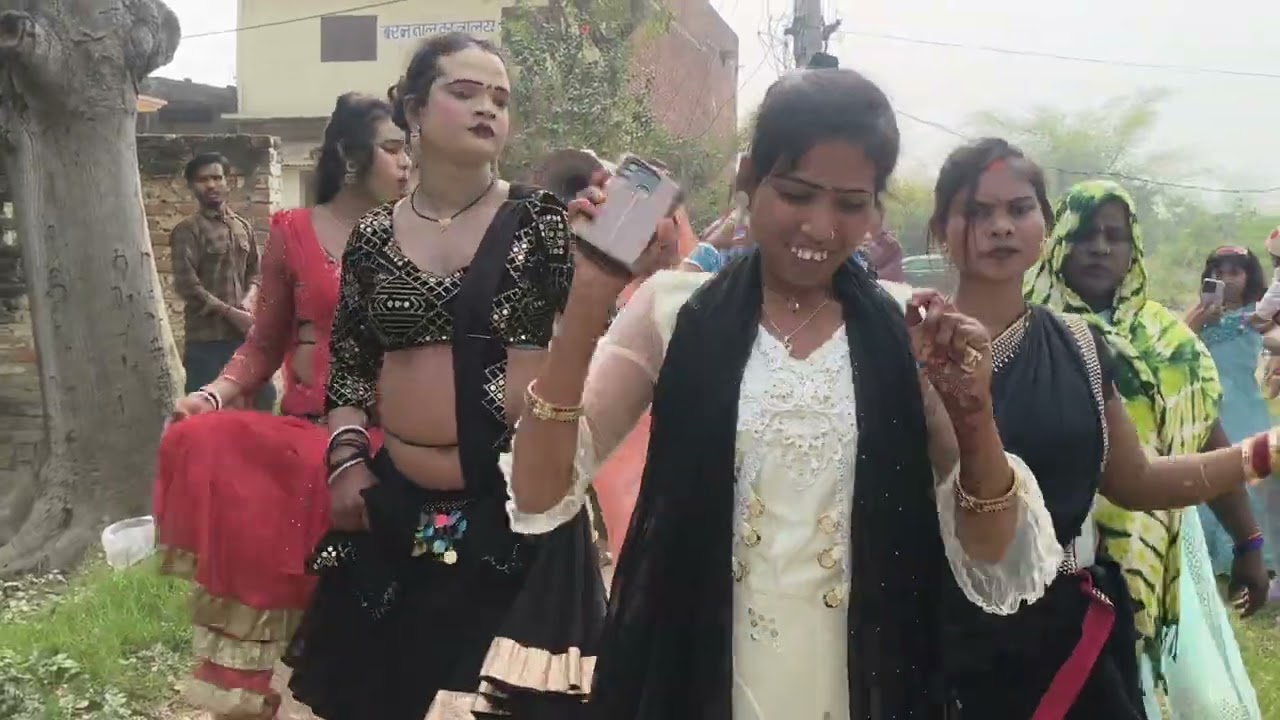 Band Baaja Barai ka dance 👍 💃💃💃￼