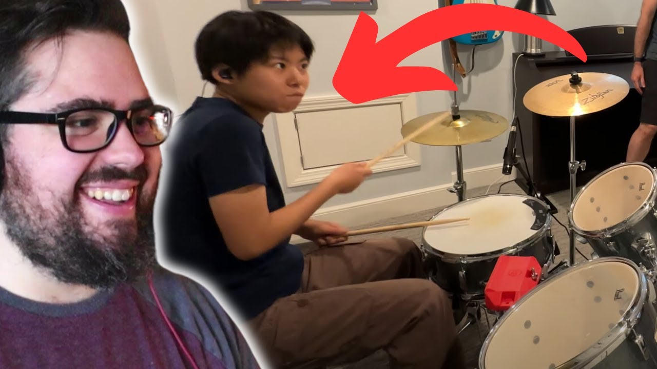 YOYOKA's Tastiest Groove on a Piano Bench!