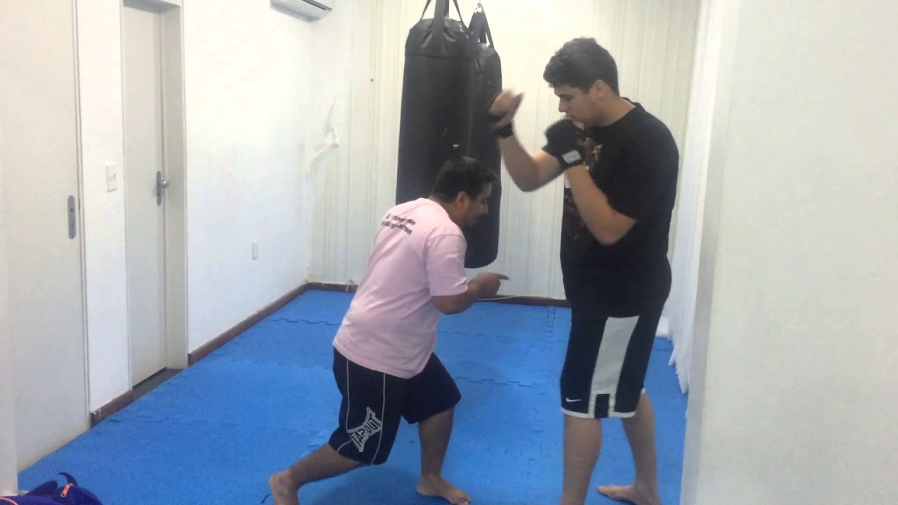 P&Ecirc;NDULO  no Muay Thai - Porque  &eacute;  PERIGOSO - Prof. Montanha