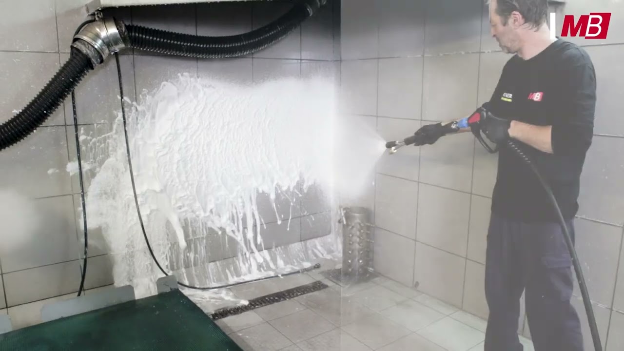 High pressure cleaner with Variable frequency drive integrated
