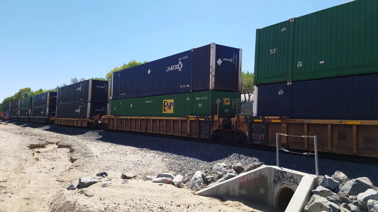 UP 2740 leads a series of foreign power.
