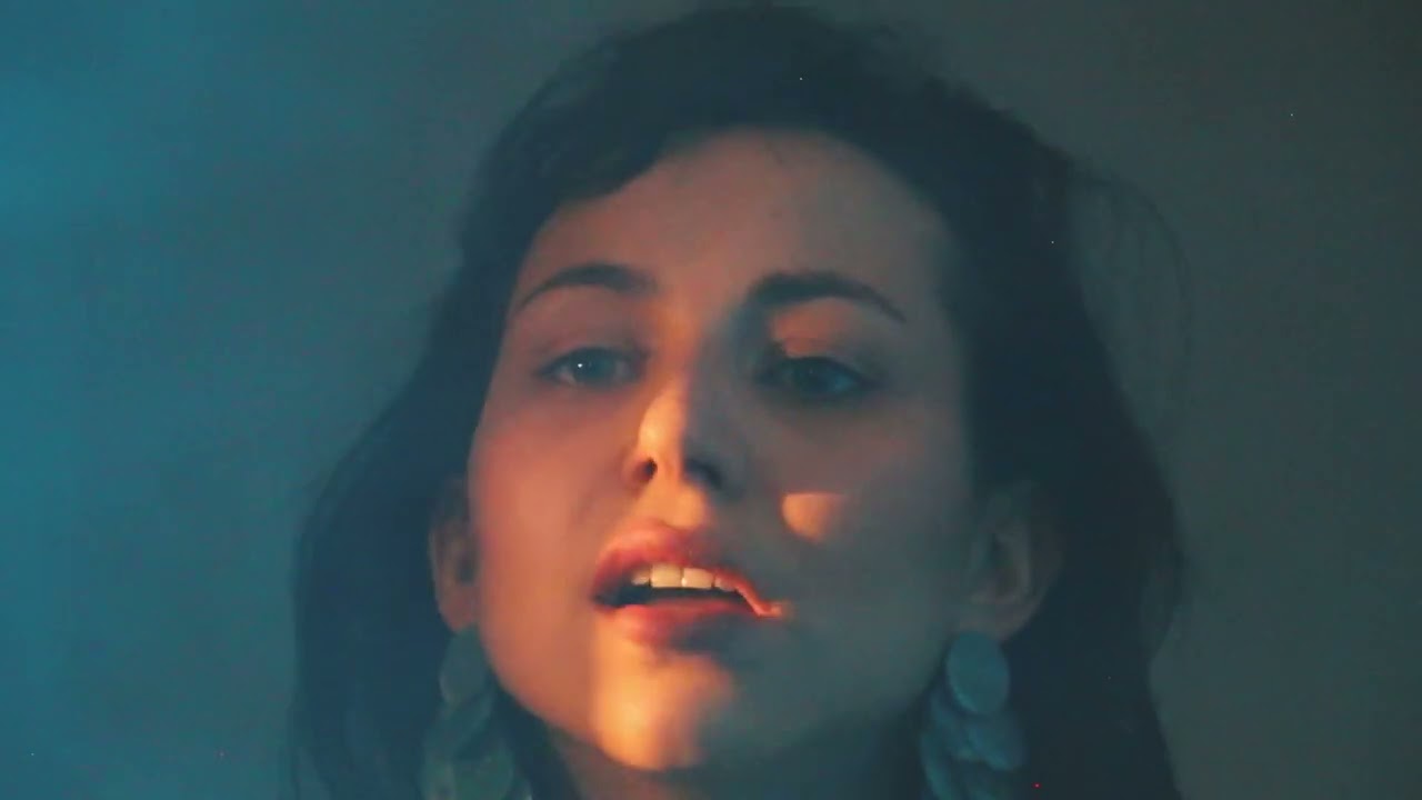 Astrid & The Scandals - Stanovanje (Official Music Video)