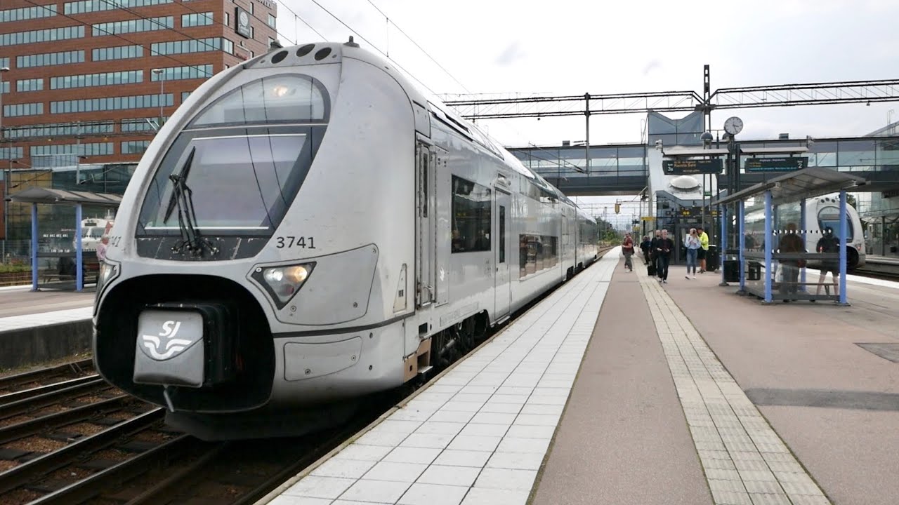 Tåg på Västerås Central / Trains at Västerås Central (Sweden)