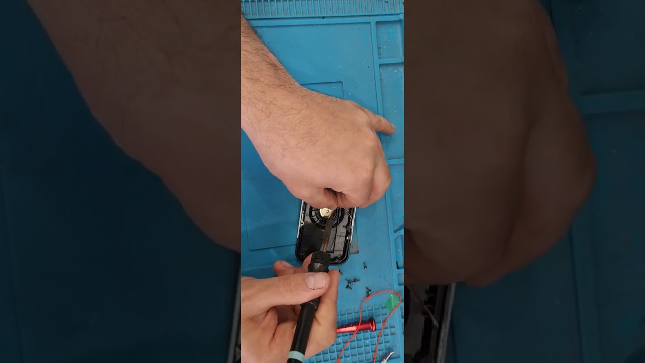 Garmin Edge 1000 How to replace the back cover case.