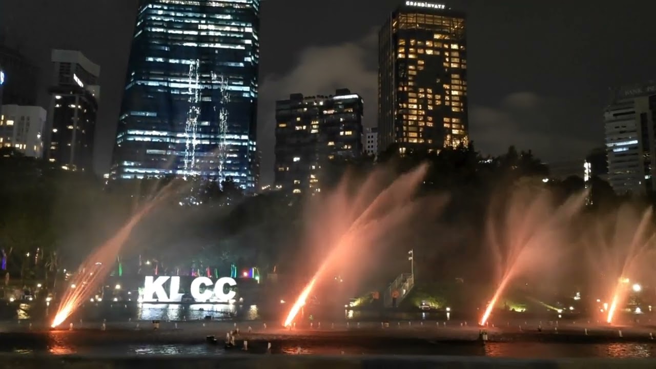 Symphony Fountain Show @ KLCC 🇲🇾 | November 29, 2024