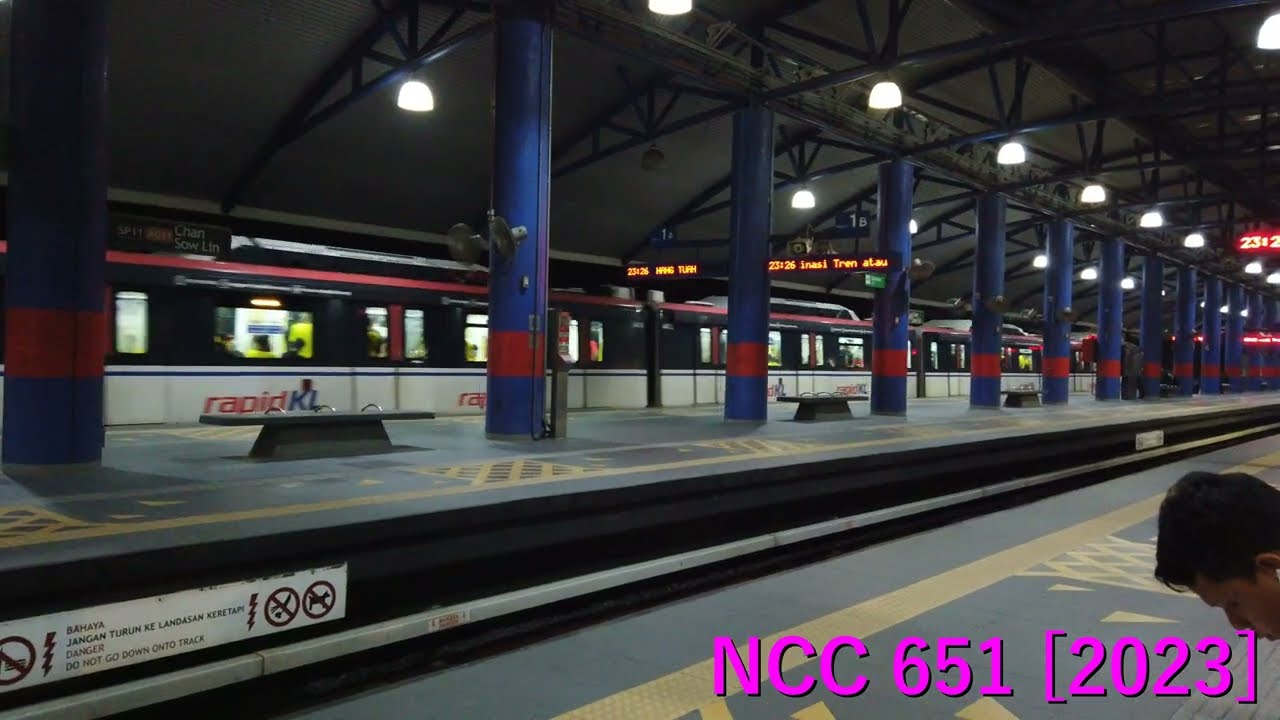{Special Platform, Dual Arrival} CSR Zhuzhou 