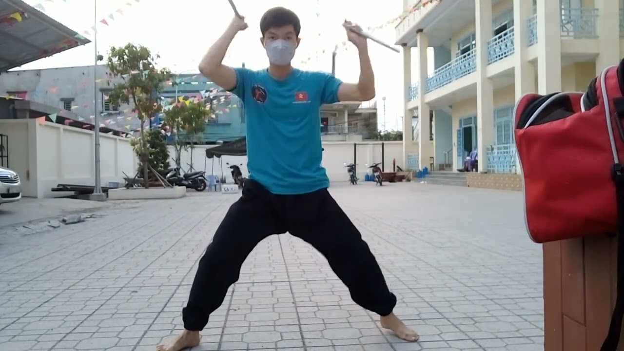 côn nhị khúc kỹ thuật số 7 kết hợp đinh tấn.