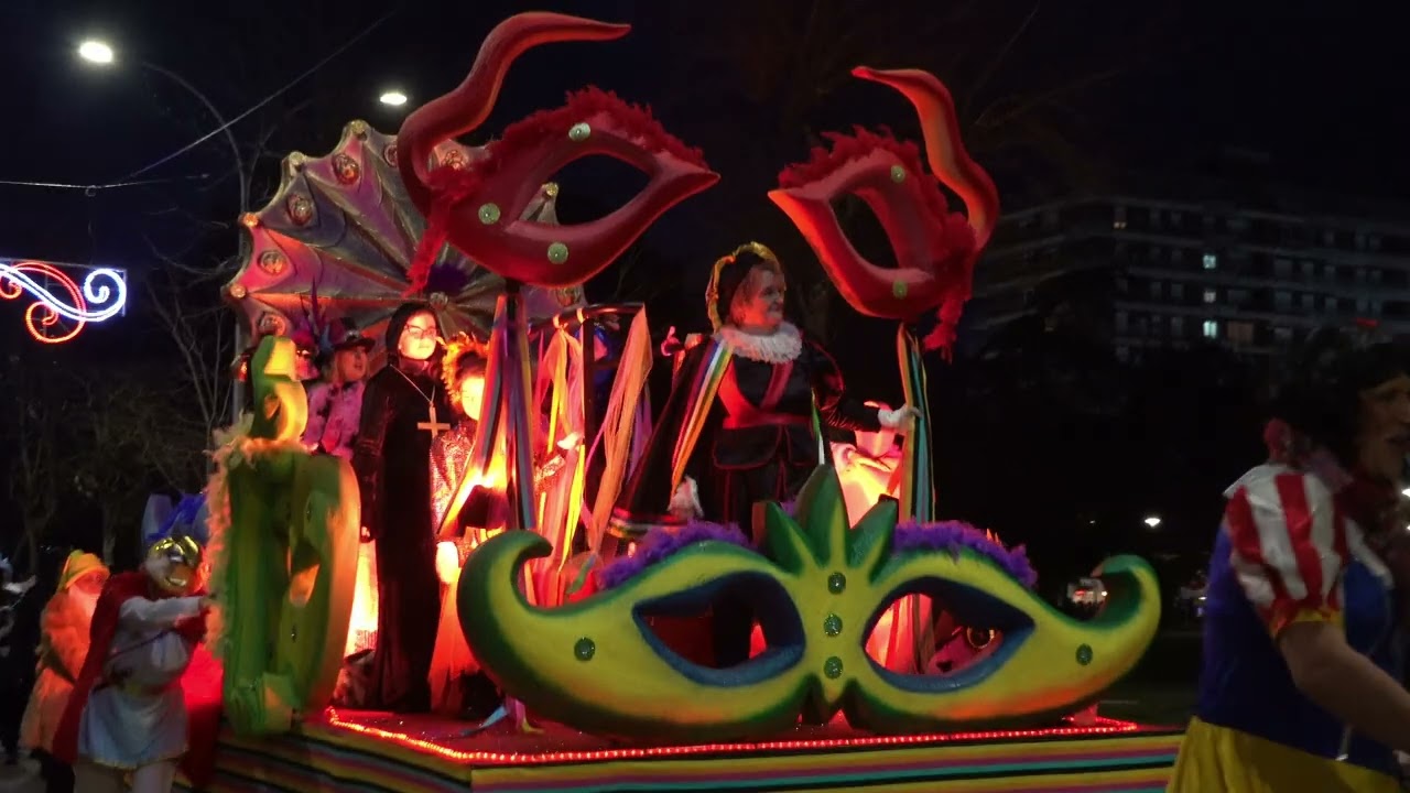 DESFILE DE CARNAVAL LAREDO 2025