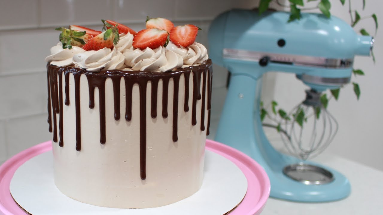 COMO FAZER DRIP CAKE DE GANACHE BOLO BUTTERCREAM/ CHOCOLATE DERRETIDO TOPO