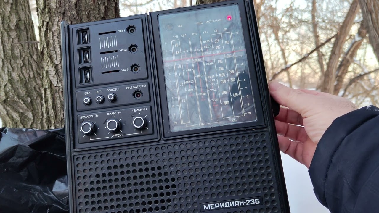 Meridian 235. USSR radio. MW & LW. Cishinau Moldova. 16:00.(1) 1.