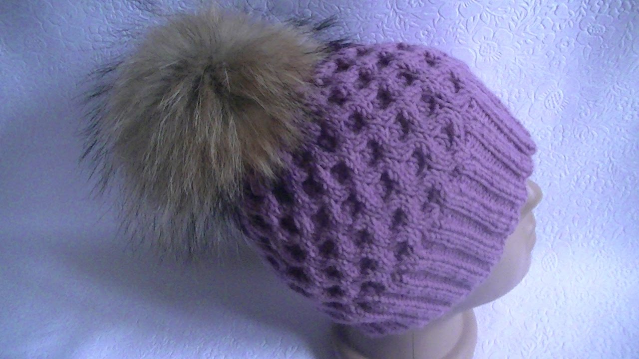 Вязание шапки узором соты.Knitting hats pattern cell.
