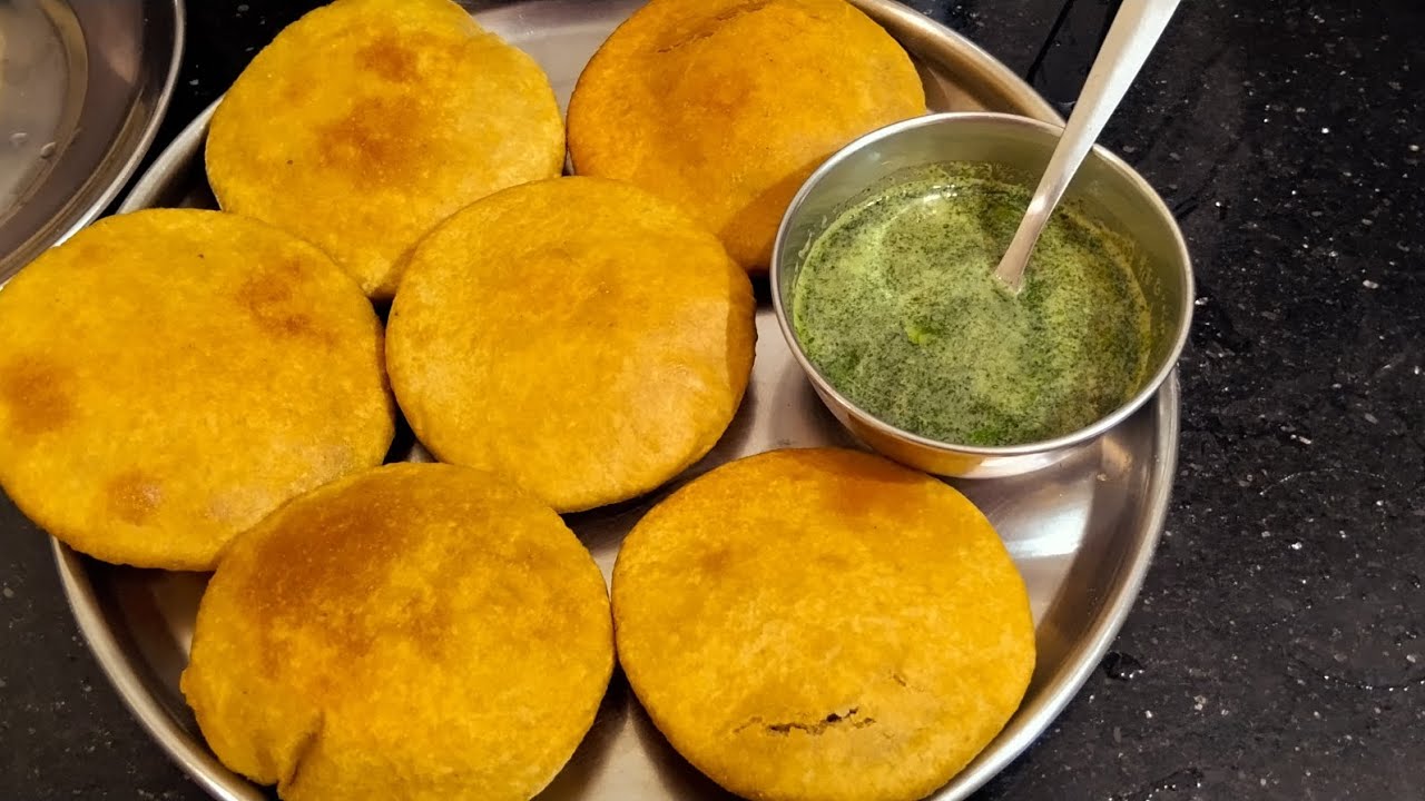 Tasty batti and sath hi garma garam chai ☕☕