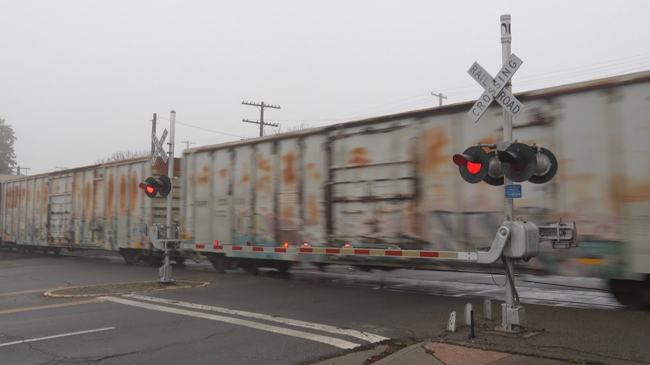 UP 6430 Manifest South | (CA 145) W, Yosemite Ave. Railroad Crossing, Madera CA