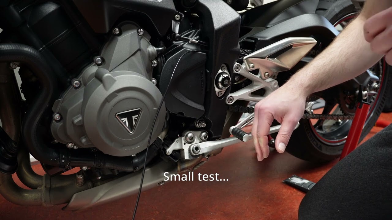 Triumph Street Triple 765 R 2017 - Quickshifter install