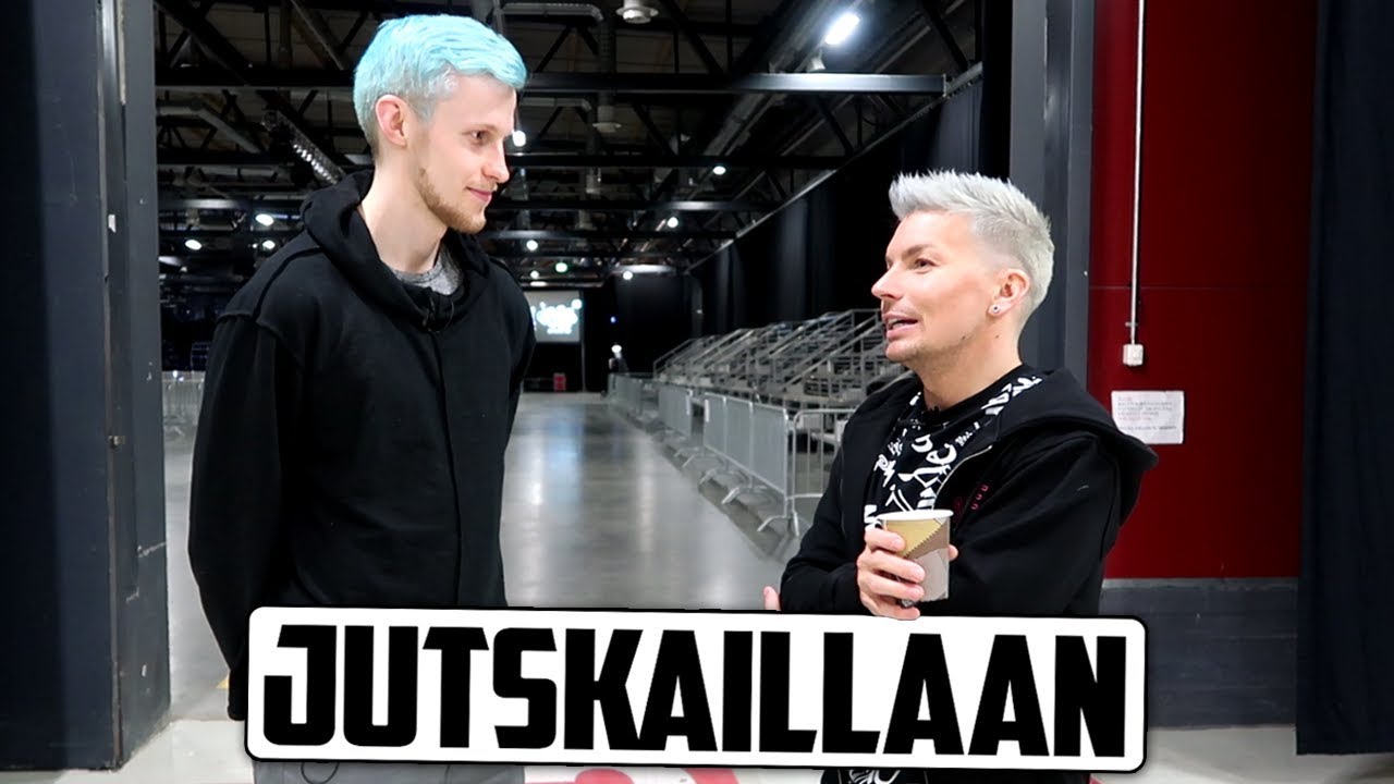 Bäkkärillä Antti Tuiskun kanssa ennen keikkaa!