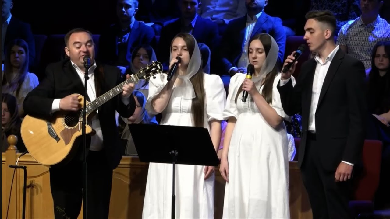 А голос Ісуса ще кличе | Сім’я Пащук | First Ukrainian Church