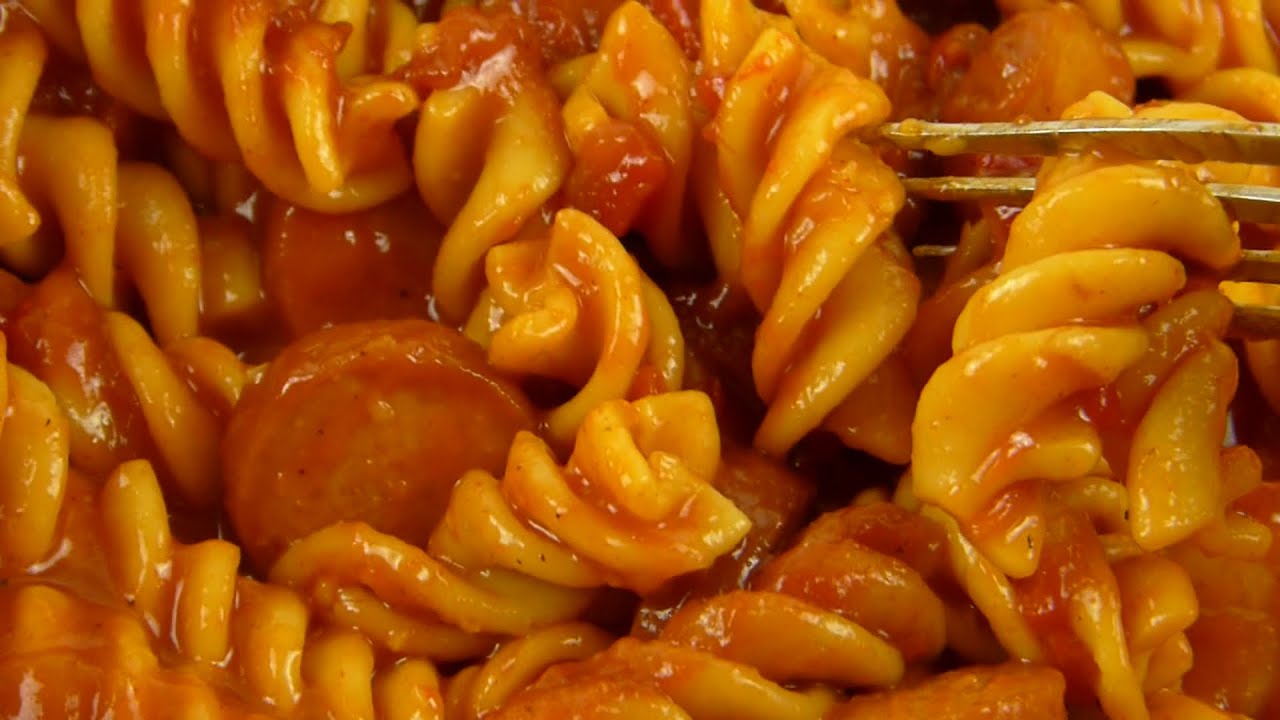 Buss - Currywurst-Pot with Pasta / Currywurst-Topf mit Nudeln
