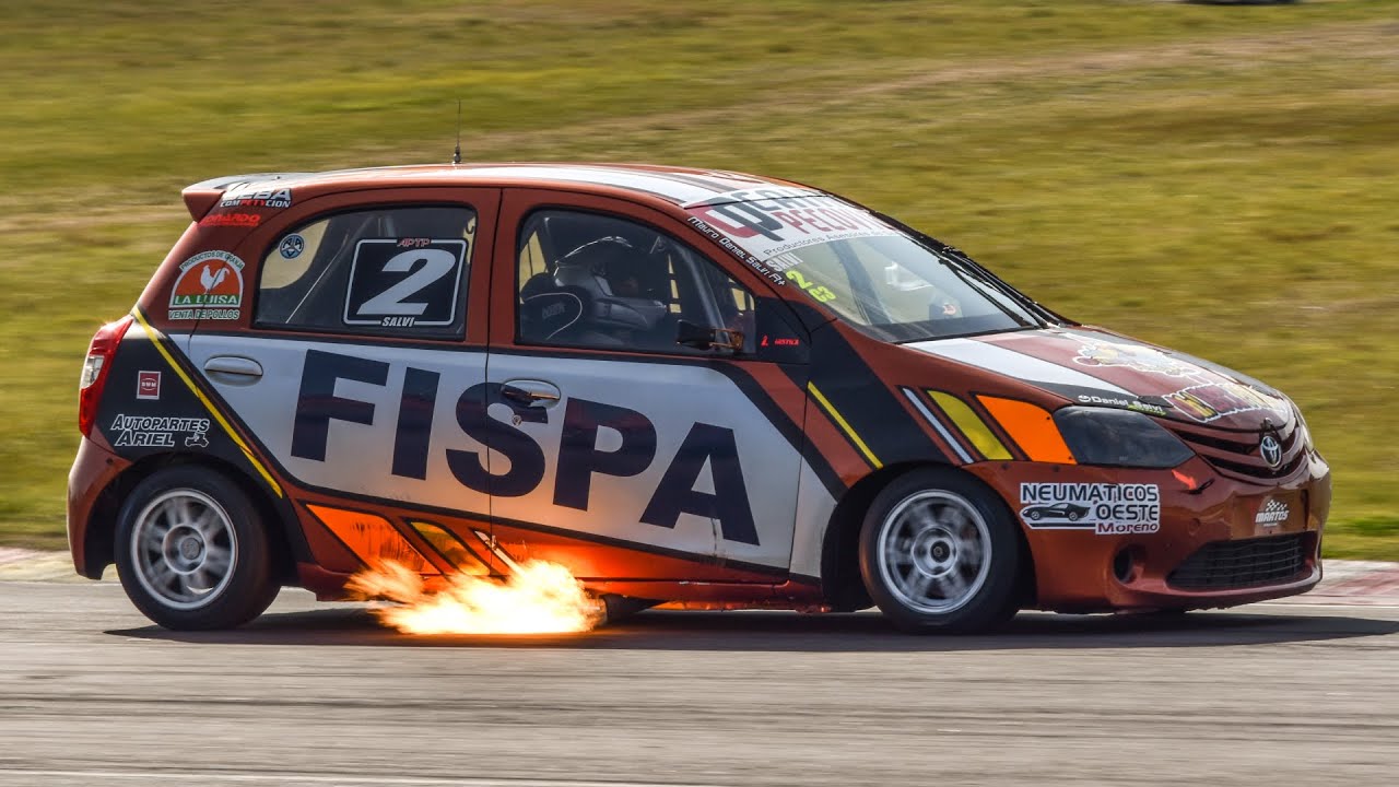 Turismo Pista en el Gálvez - Despistes, Maniobras y mucha Acción!
