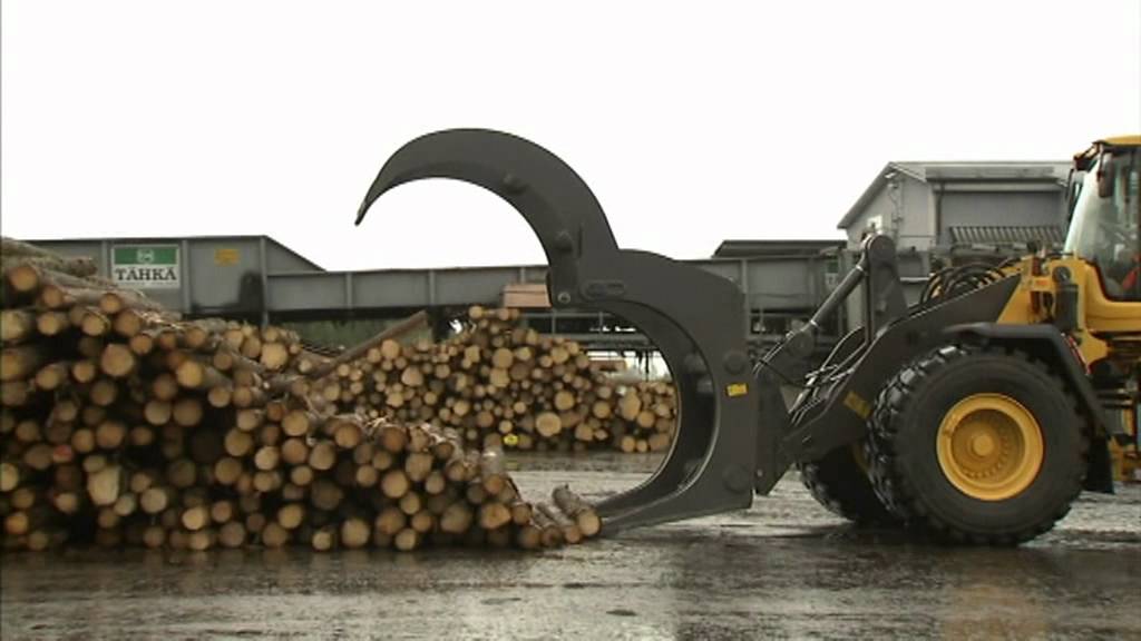 9. Volvo hjullastare körinstruktion: Timmerhantering