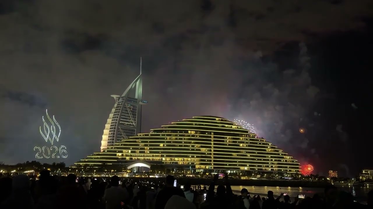 Happy New Year 2026 at Burj Al Arab #fireworks  #burjalarab  #dubai 
