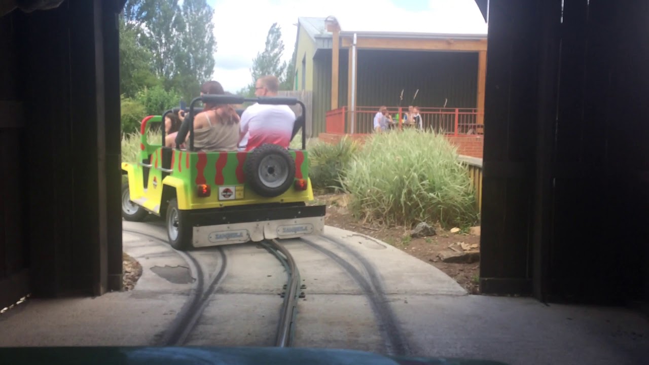 Crealy Dino jeeps POV