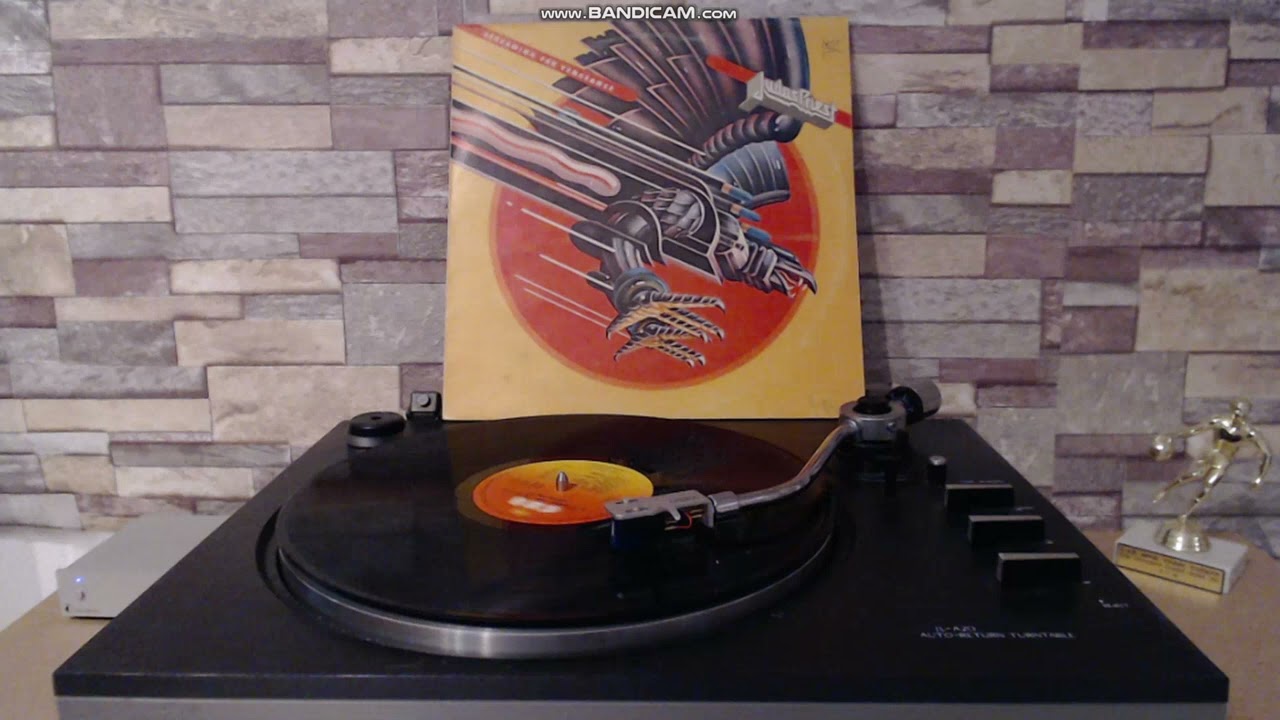 Judas priest take these chains {vinyl}