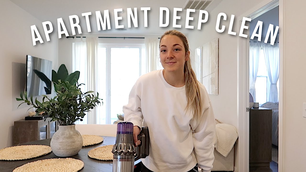 VLOG: Deep Cleaning My Apartment | Clean With Me!